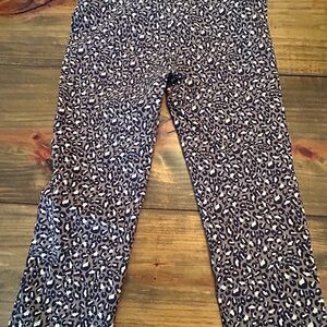 ✨Rafaella Leopard Print Capris - Black and White